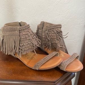 Naughty monkey sandals womens size 8